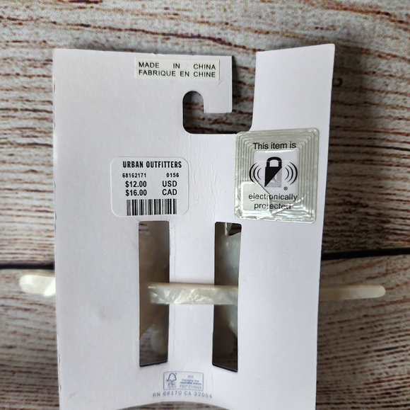 Urban Outfitters Hair Lot - Picture 5 of 5